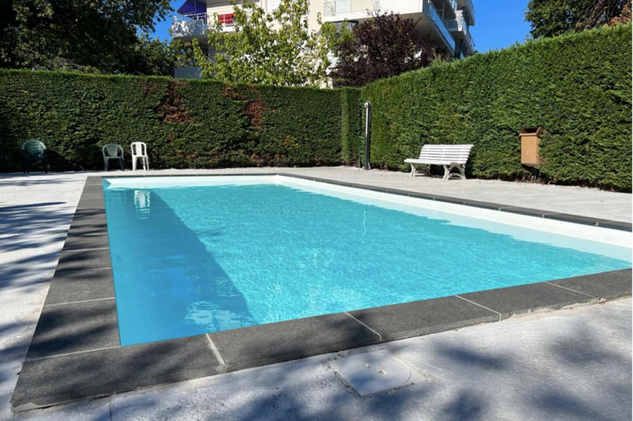 Near The 31 M With Balconypool Arcachon