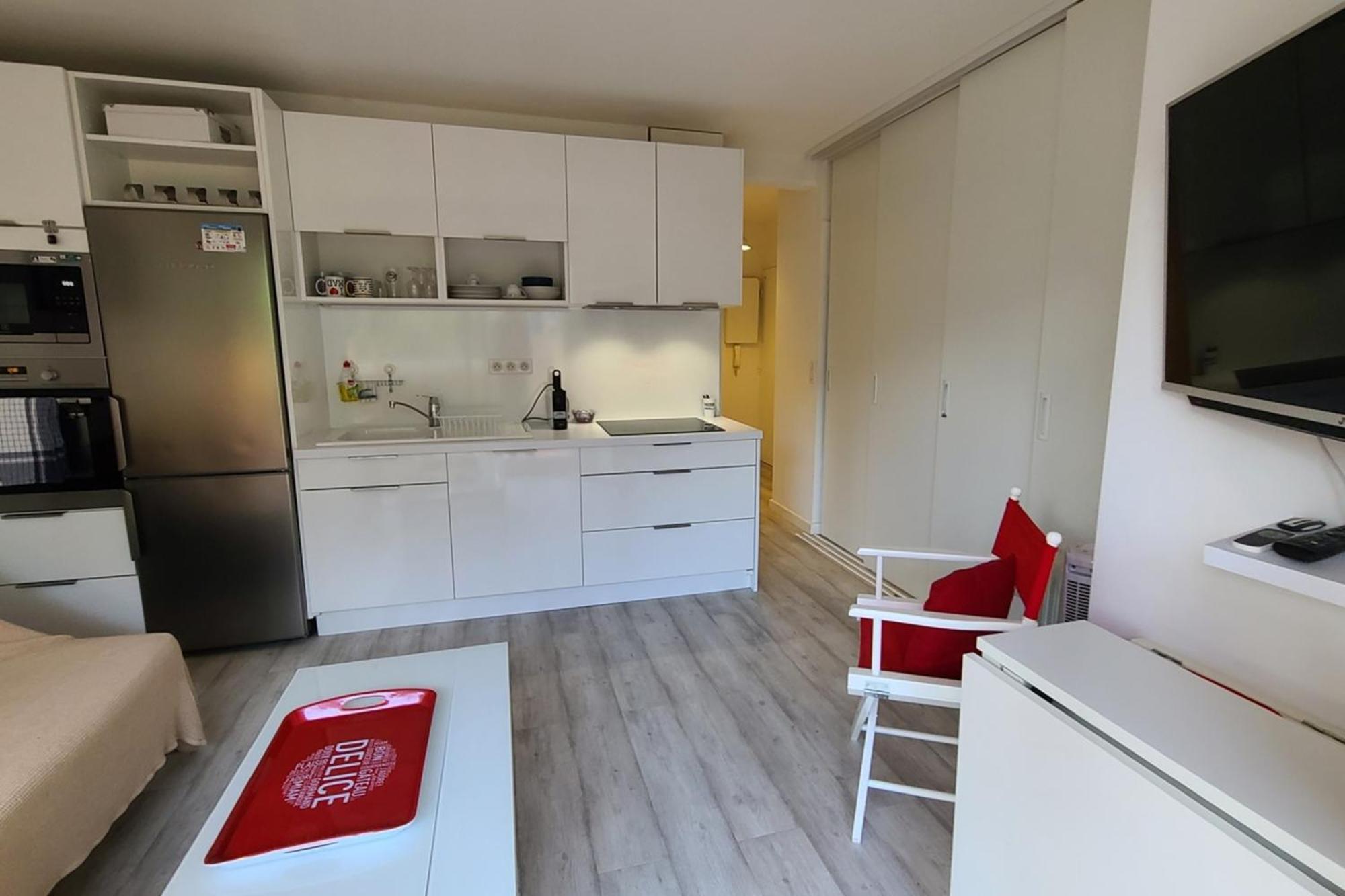 Apartment Near The 31 M With Balconypool *